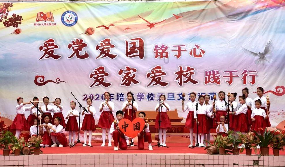个子很高的女士适合穿吊带碎花裙吗?-专业有问必答平台